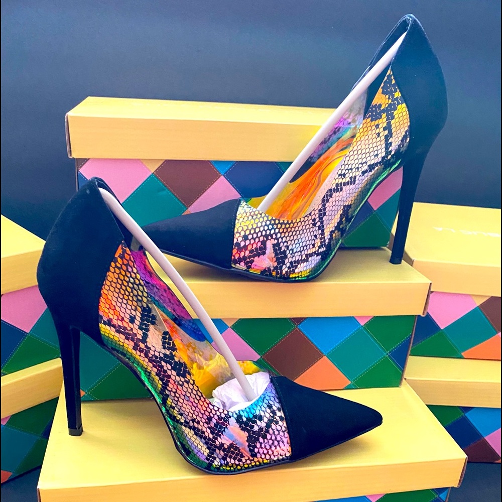 Hologram heels